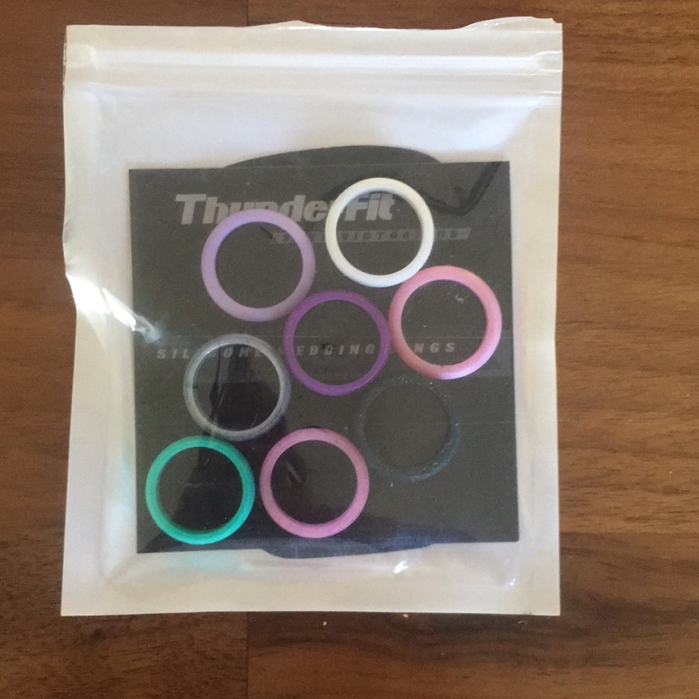 Qalo silicon rings size 5